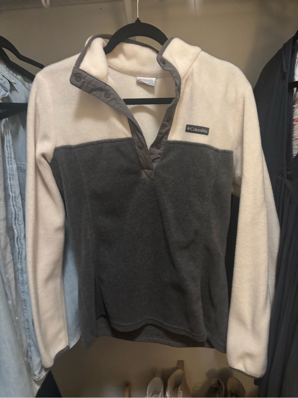 Columbia Two-Tone Cream and Gray Snap Pullover